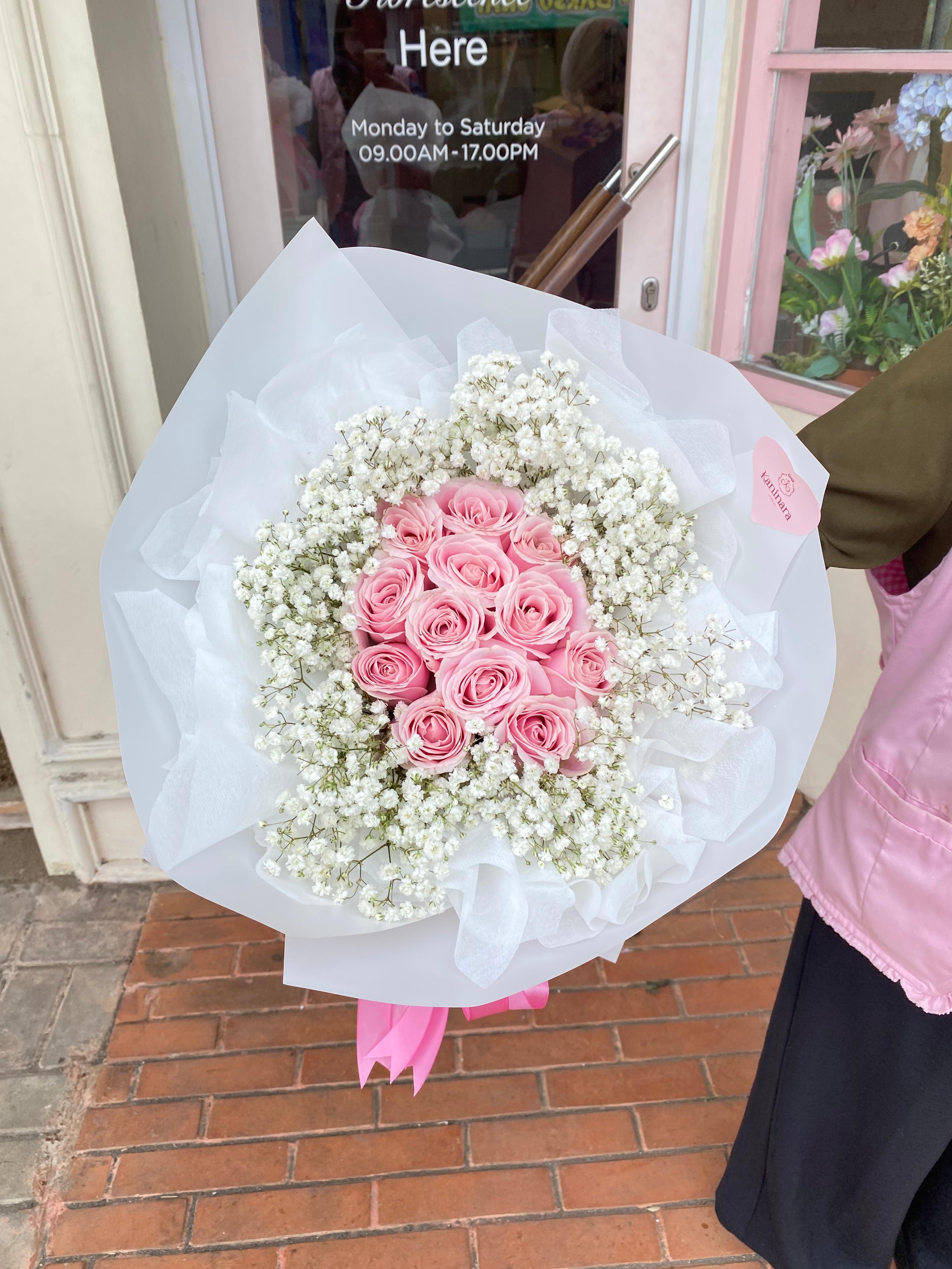Kode D - 12 Tangkai Mawar Pink Soft